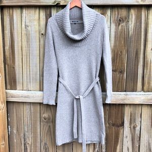 MASSIMO DUTTI Wool and Alpaca knit dress.